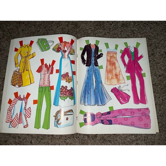 2 Vintage Whitman/Mattel FASHION PHOTO BARBIE & Malibu Francie Book 73-78 unused - Picture 12 of 14